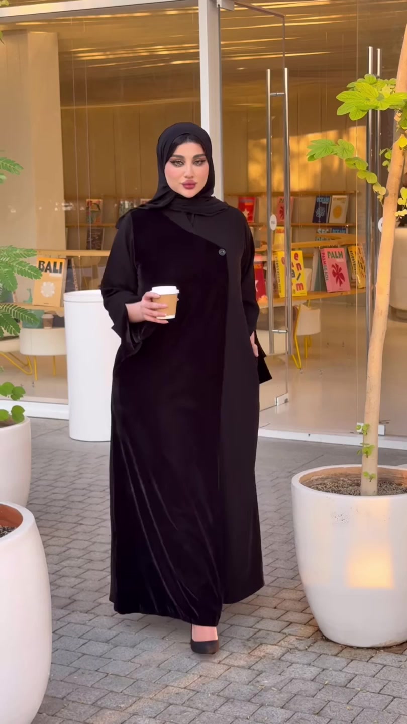 عباية مصايبة من الكريب والموبرا